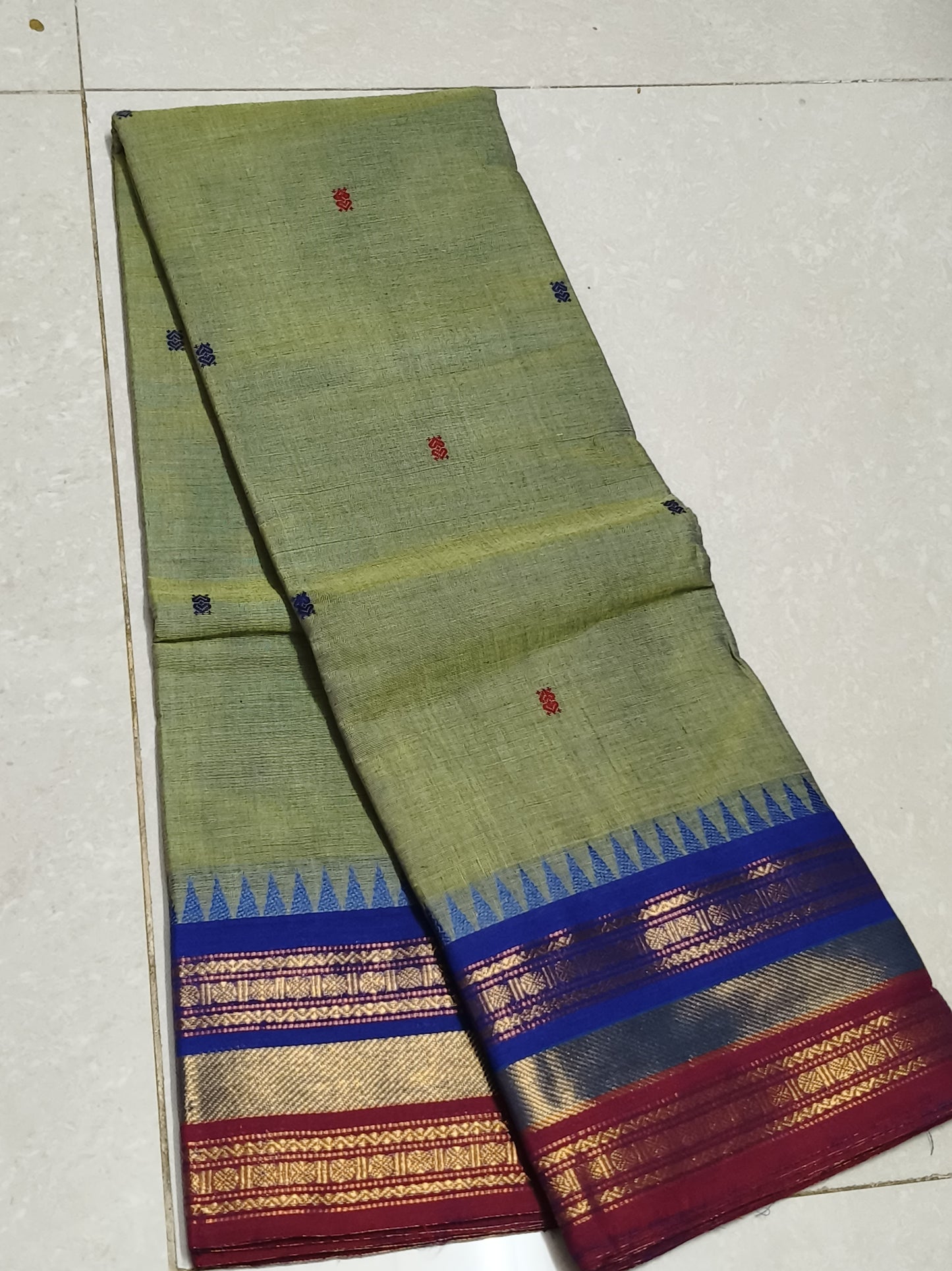 Pure handloom chettinadu kandangi saree without blouse : pretty temple kanchi border