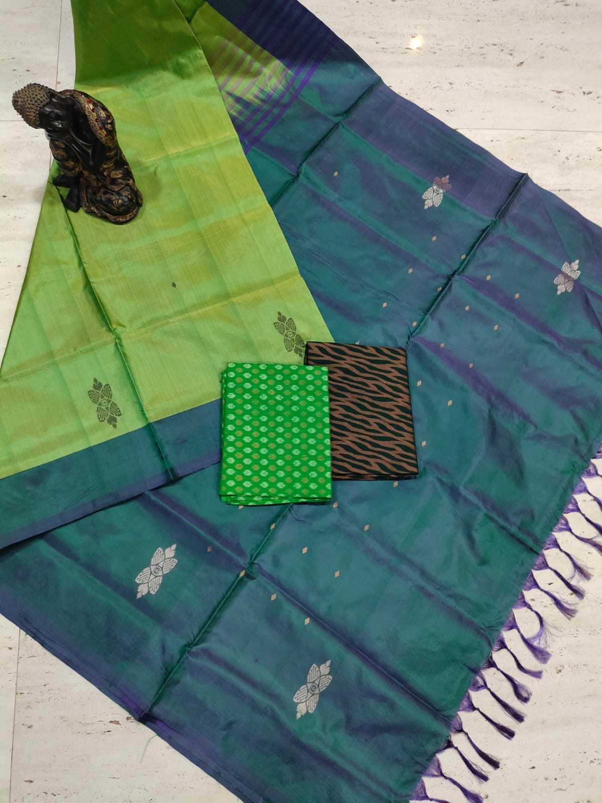 Beautiful vaazhaipattu vegan saree without blouse