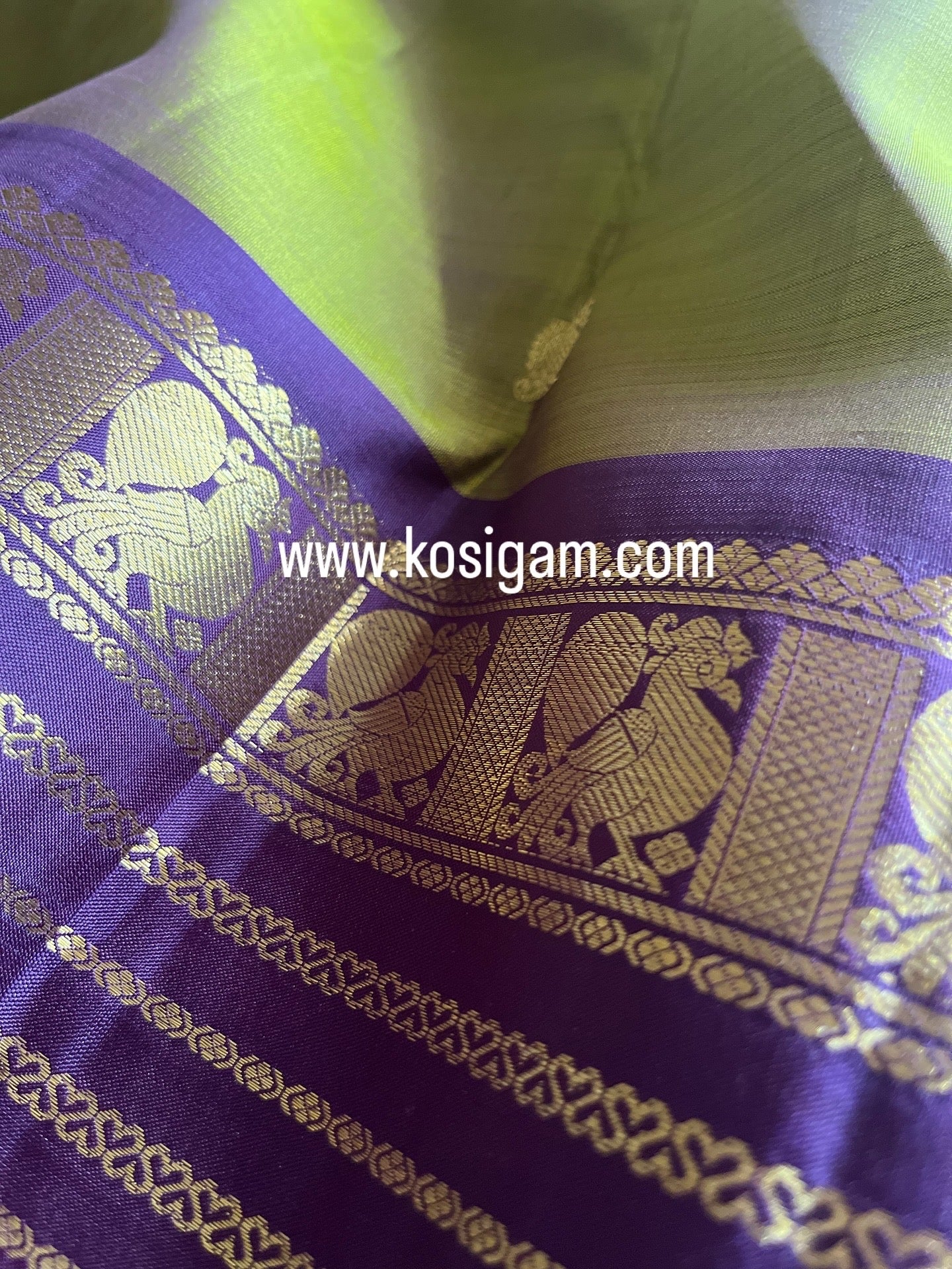 New arrival bridal & festival collection : Pure handloom Kanchipuram silk saree with retta border peacock design 2g gold