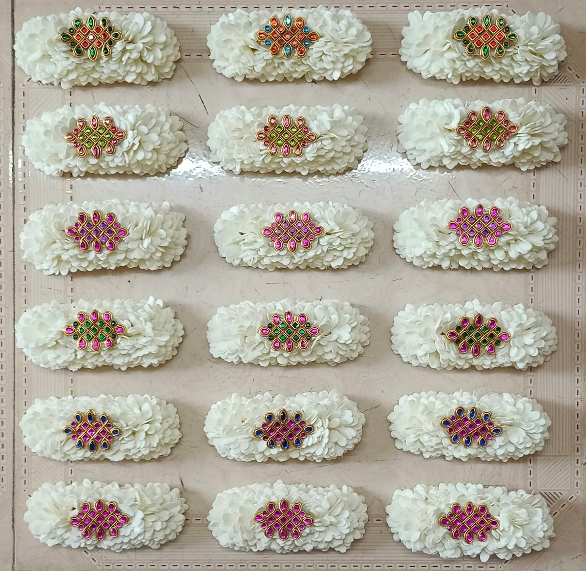 Pre order jasmine clips