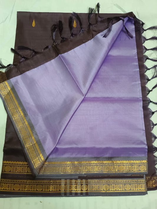 Vazhainaarpattu border with contrast running blouse saree