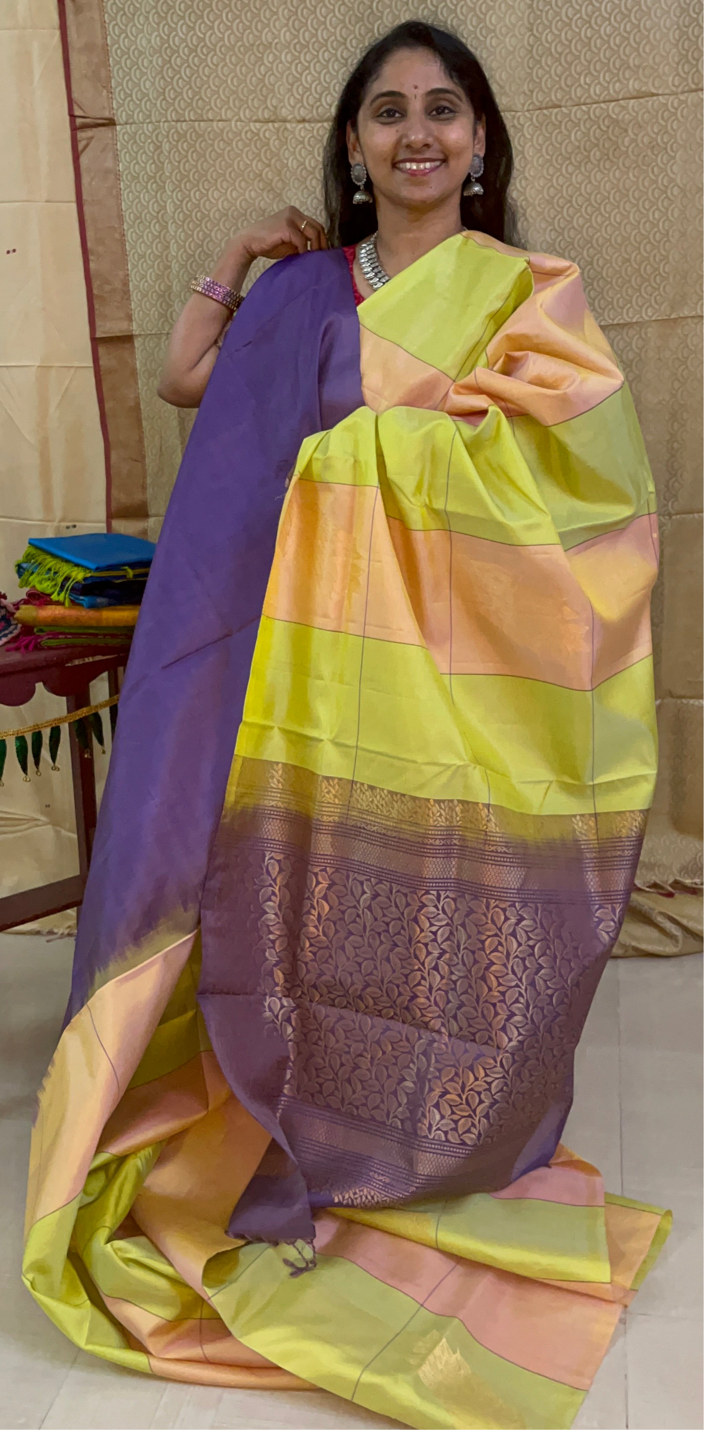 New design new arrival: Handloom Double Warp beautiful big checks with floral motifs Soft Silk Saree