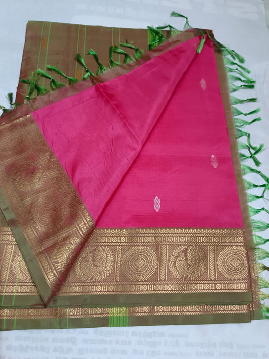 Vazhainaarpattu border with contrast running blouse saree