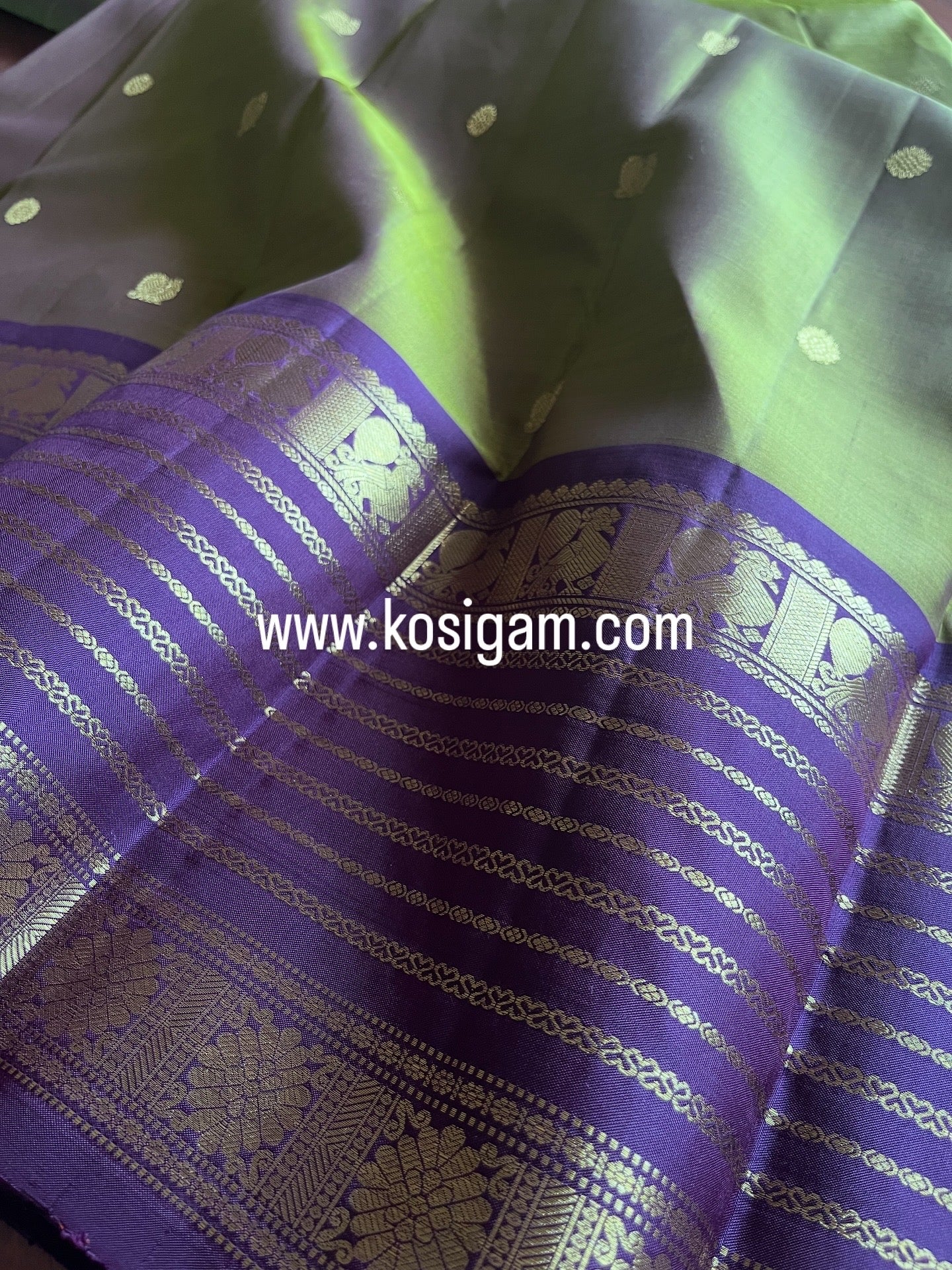 New arrival bridal & festival collection : Pure handloom Kanchipuram silk saree with retta border peacock design 2g gold