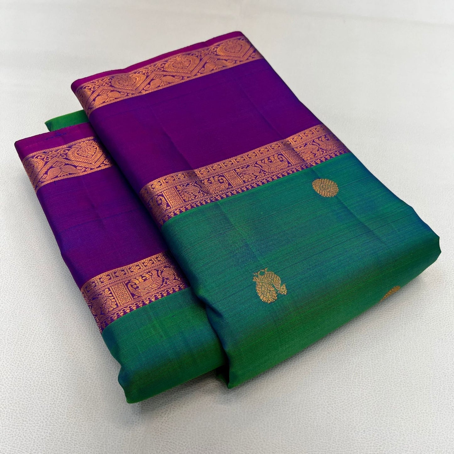 Pure handloom Kanchipuram silk saree with retta border design