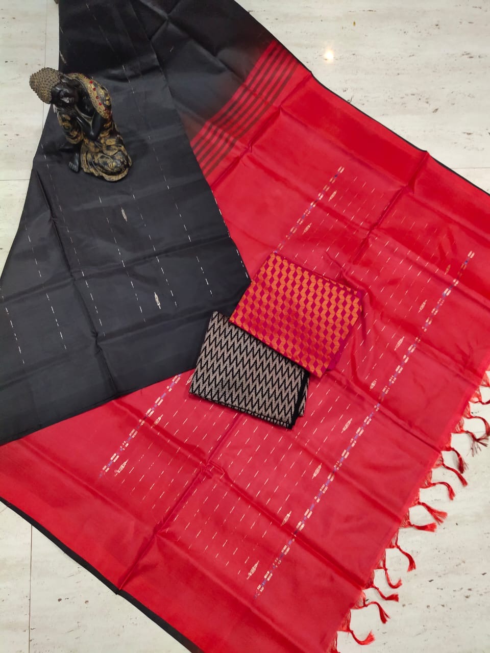 Bright & Beautiful black & red vaazhaipattu vegan saree without blouse : most demand colour combination