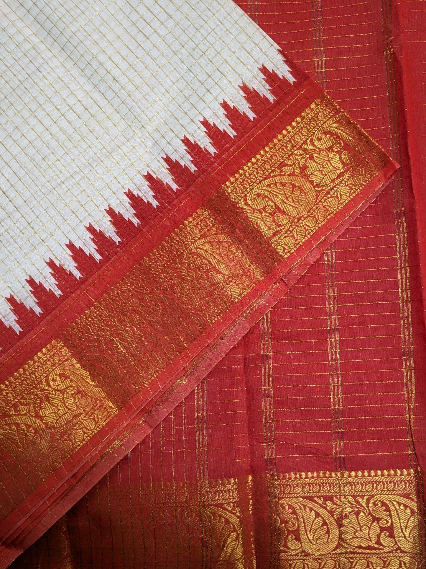 Exclusive Madurai Cotton Ganga Jamuna border with blouse