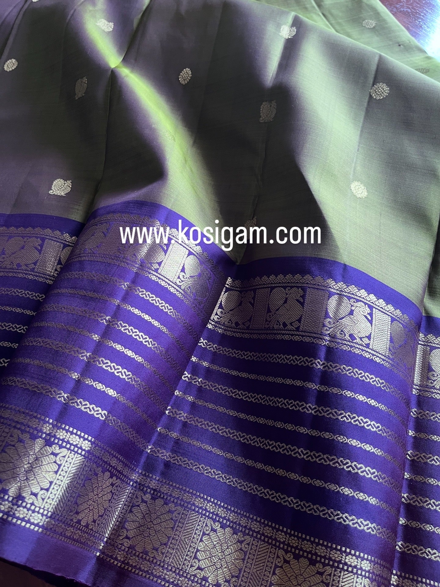 New arrival bridal & festival collection : Pure handloom Kanchipuram silk saree with retta border peacock design 2g gold