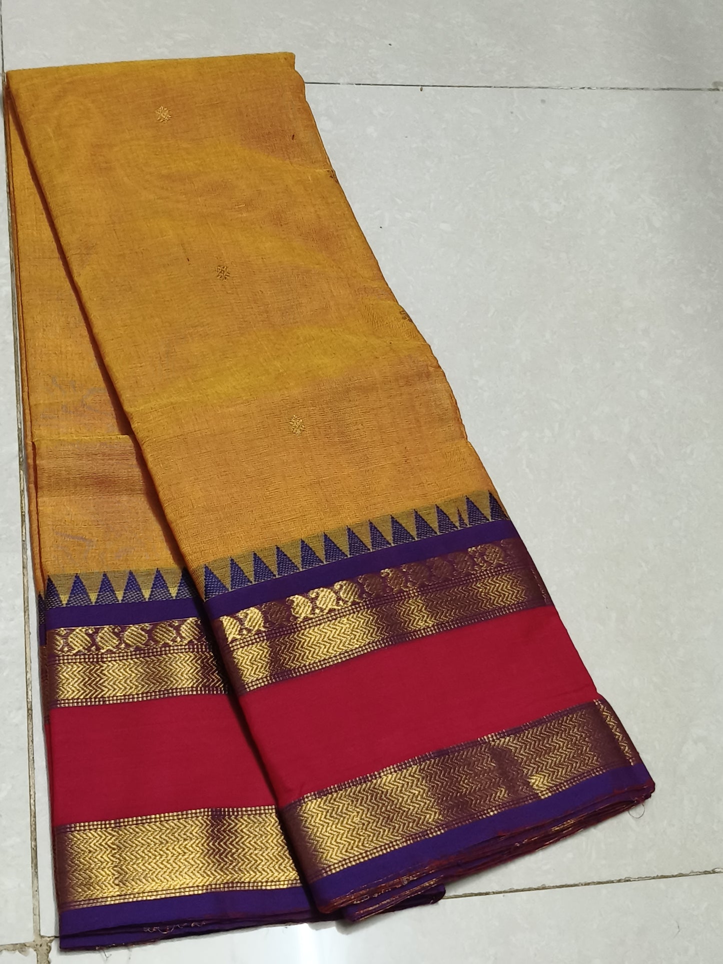 Pure handloom chettinadu kandangi saree without blouse : pretty temple kanchi border