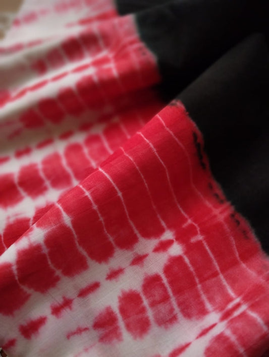 Soft & thin screen printed premium mulmul cotton saree with blouse