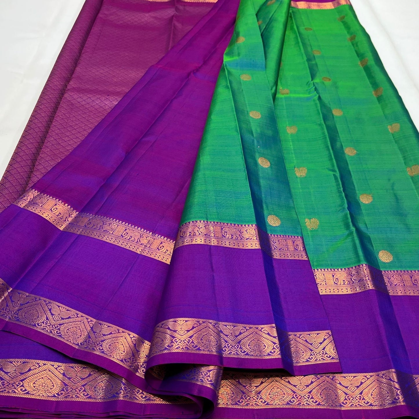 Pure handloom Kanchipuram silk saree with retta border design