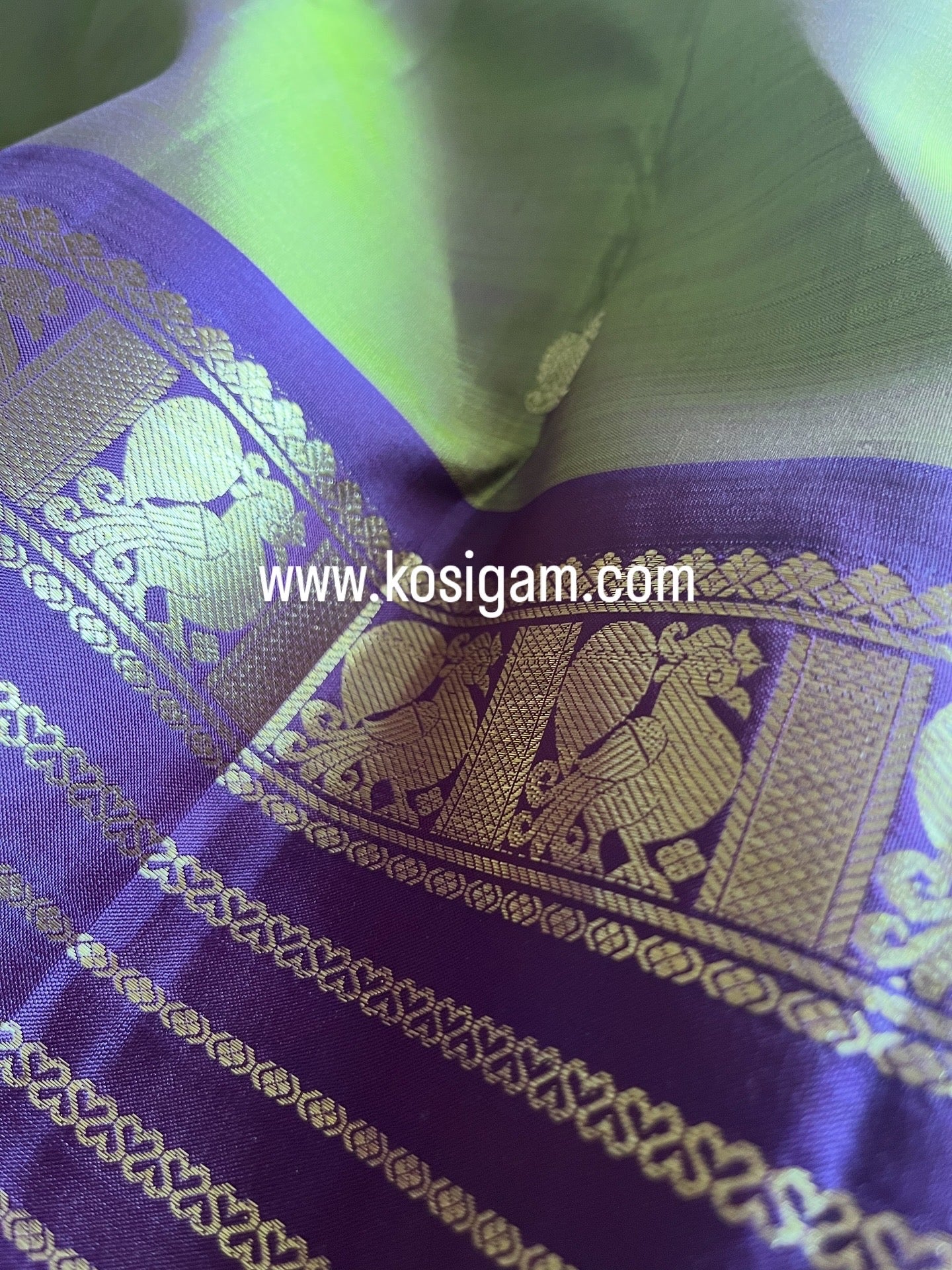 New arrival bridal & festival collection : Pure handloom Kanchipuram silk saree with retta border peacock design 2g gold