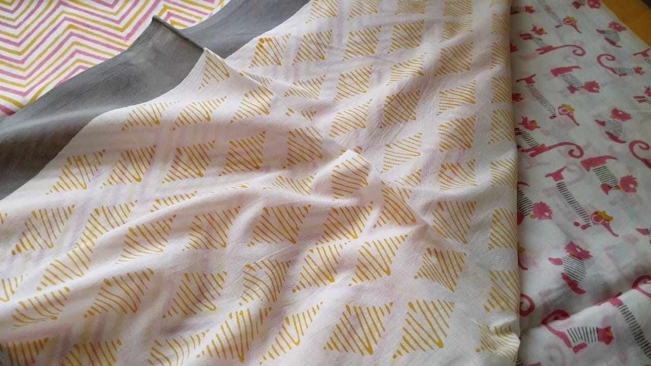 Soft hand printed premium mulmul cotton saree with blouse