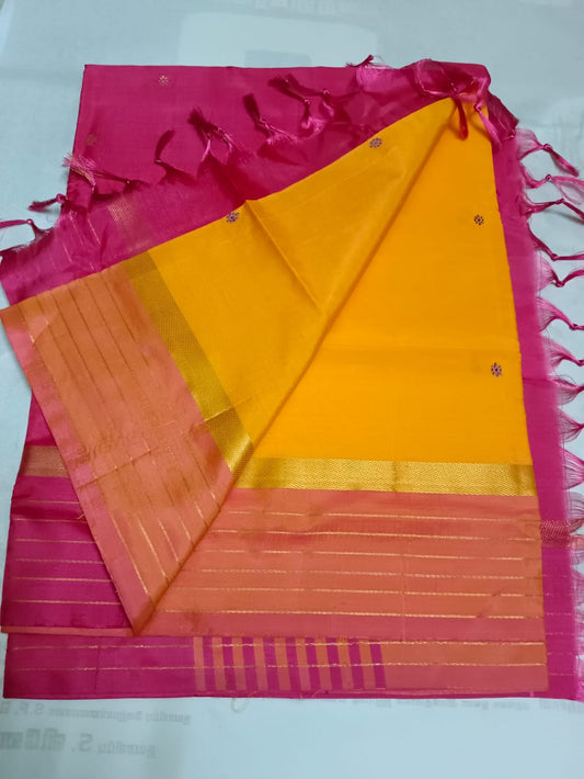 Vazhainaarpattu border with contrast running blouse saree