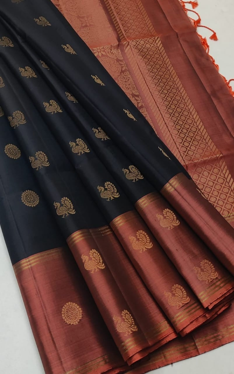 New arrival: Handloom Made Double Warp Borderless peacock motifs Soft Silk Saree