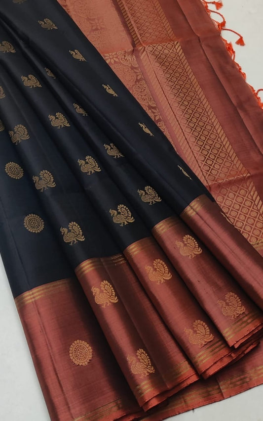 New arrival: Handloom Made Double Warp Borderless peacock motifs Soft Silk Saree