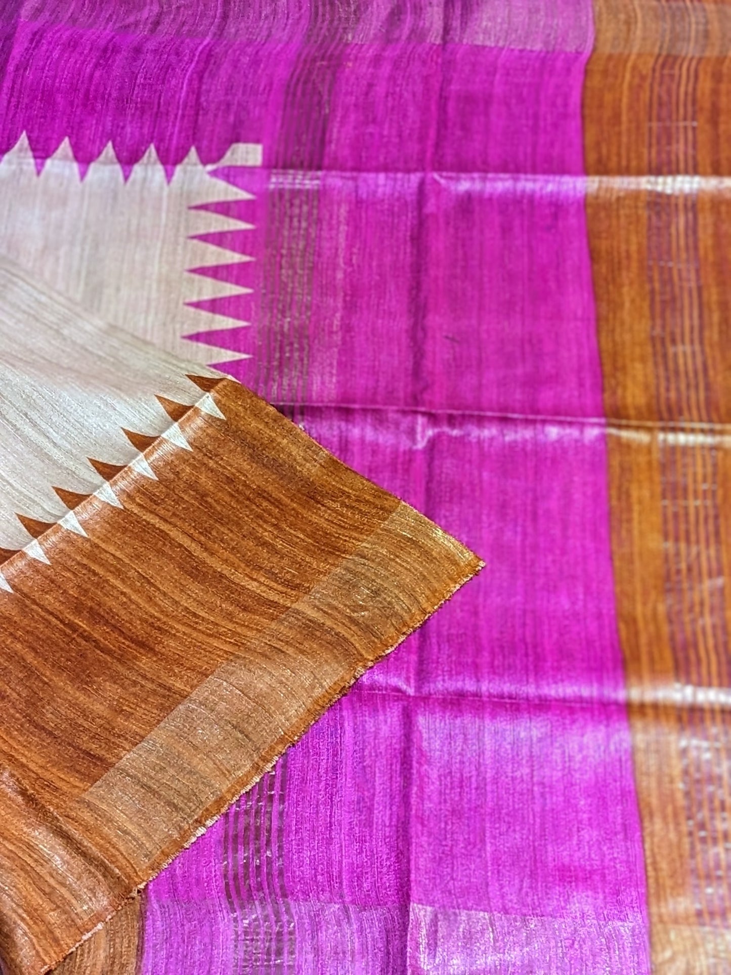 Beautiful Tricolour Pure Tussar Gicha Silk Saree