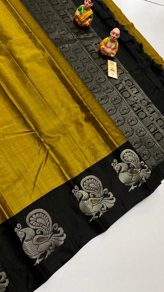 Pure Kanchipuram traditional soft silk handloom saree : Pretty peacock border