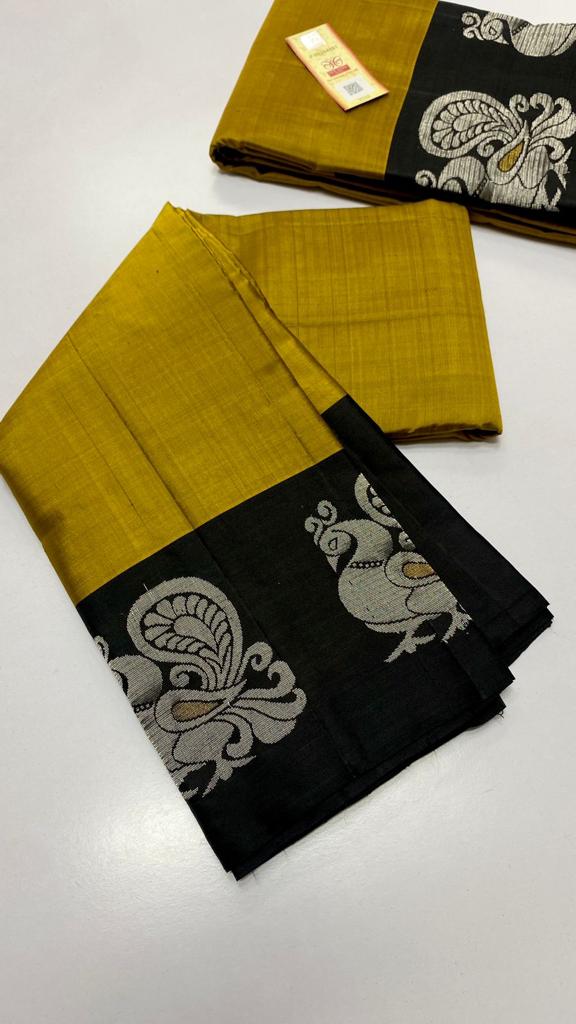 Pure Kanchipuram traditional soft silk handloom saree : Pretty peacock border