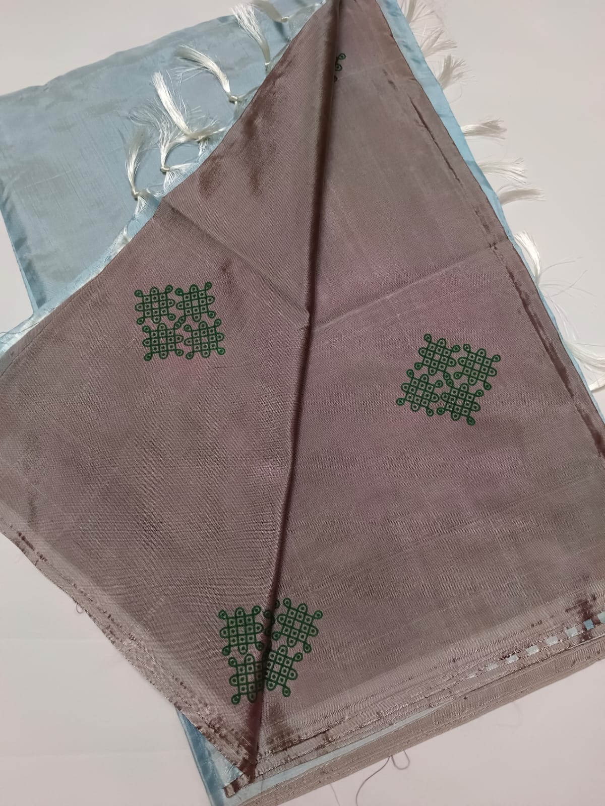 Brand new design vegan silk saree without blouse : ROSE QUARTZ BODY WITH GREEN KOLAM PRINTED BUTTA AND METALIC SILVER SKY BLUE PALLU