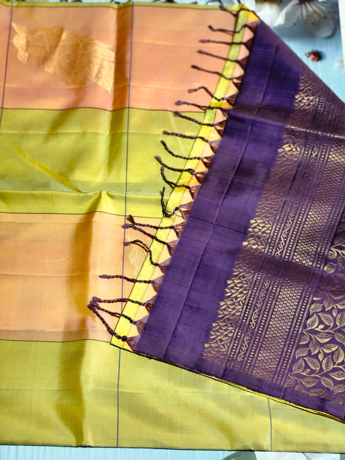 New design new arrival: Handloom Double Warp beautiful big checks with floral motifs Soft Silk Saree