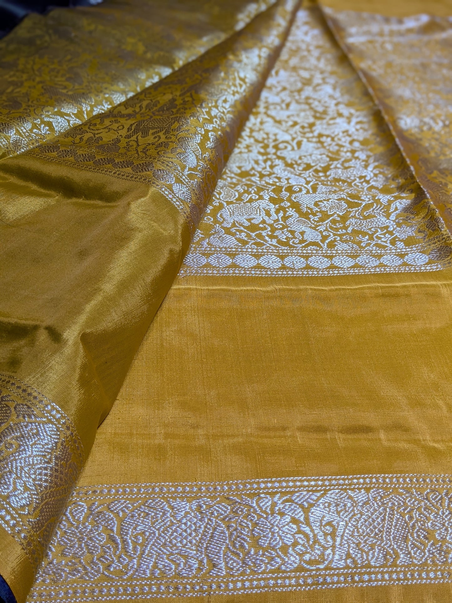 Brand New Vanasigaram Banana Silk Saree without blouse : Silver zari