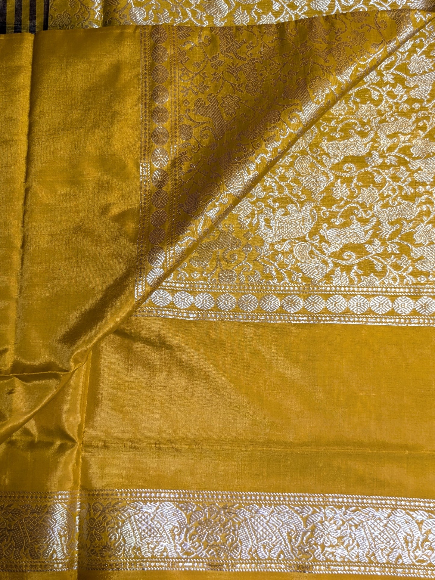 Brand New Vanasigaram Banana Silk Saree without blouse : Silver zari