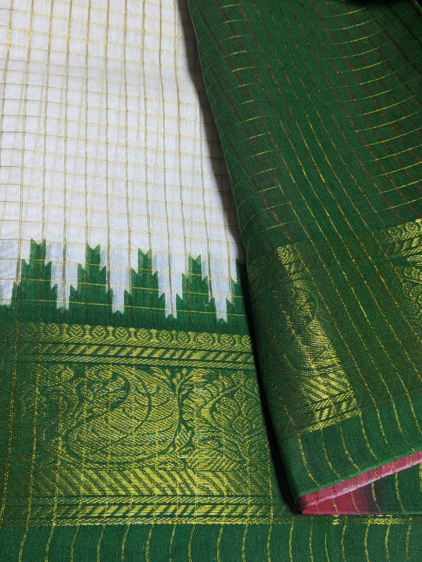 Exclusive Madurai Cotton Ganga Jamuna border with blouse : RED PALLU GREEN BLOUSE