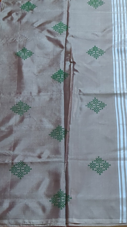 Brand new design vegan silk saree without blouse : ROSE QUARTZ BODY WITH GREEN KOLAM PRINTED BUTTA AND METALIC SILVER SKY BLUE PALLU