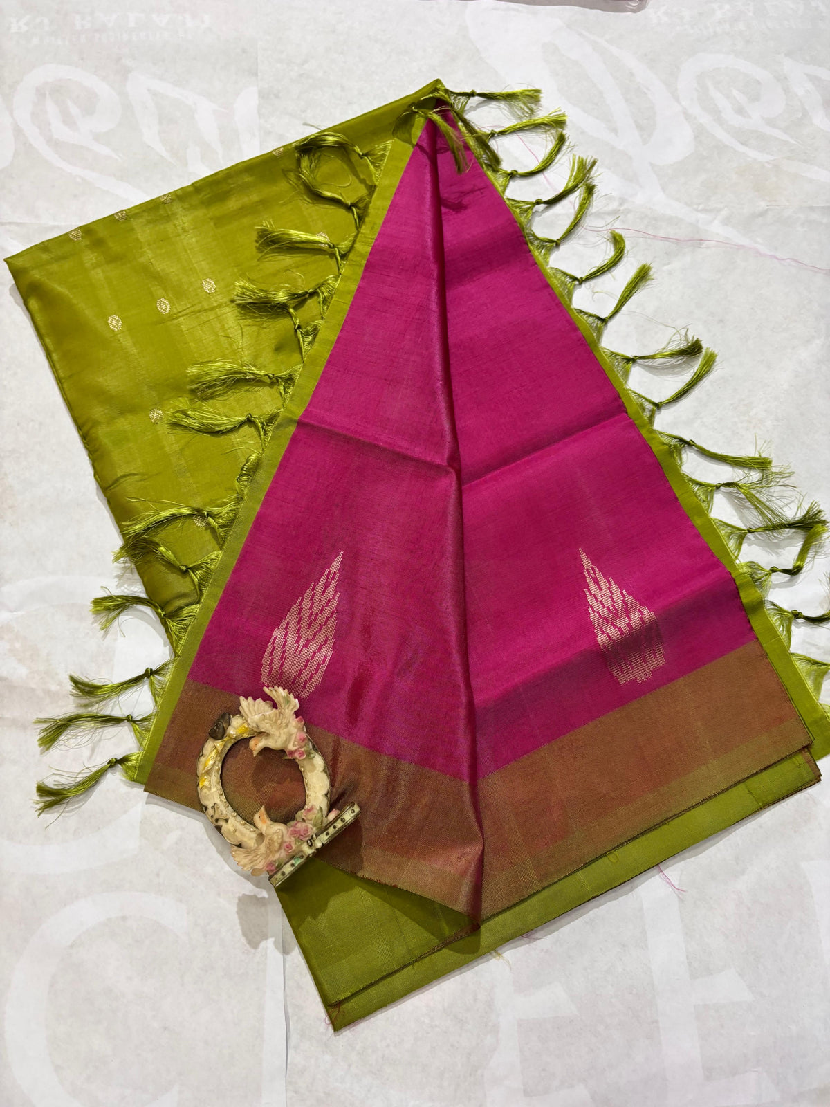 Elegant vaazhaipattu vegan saree without blouse