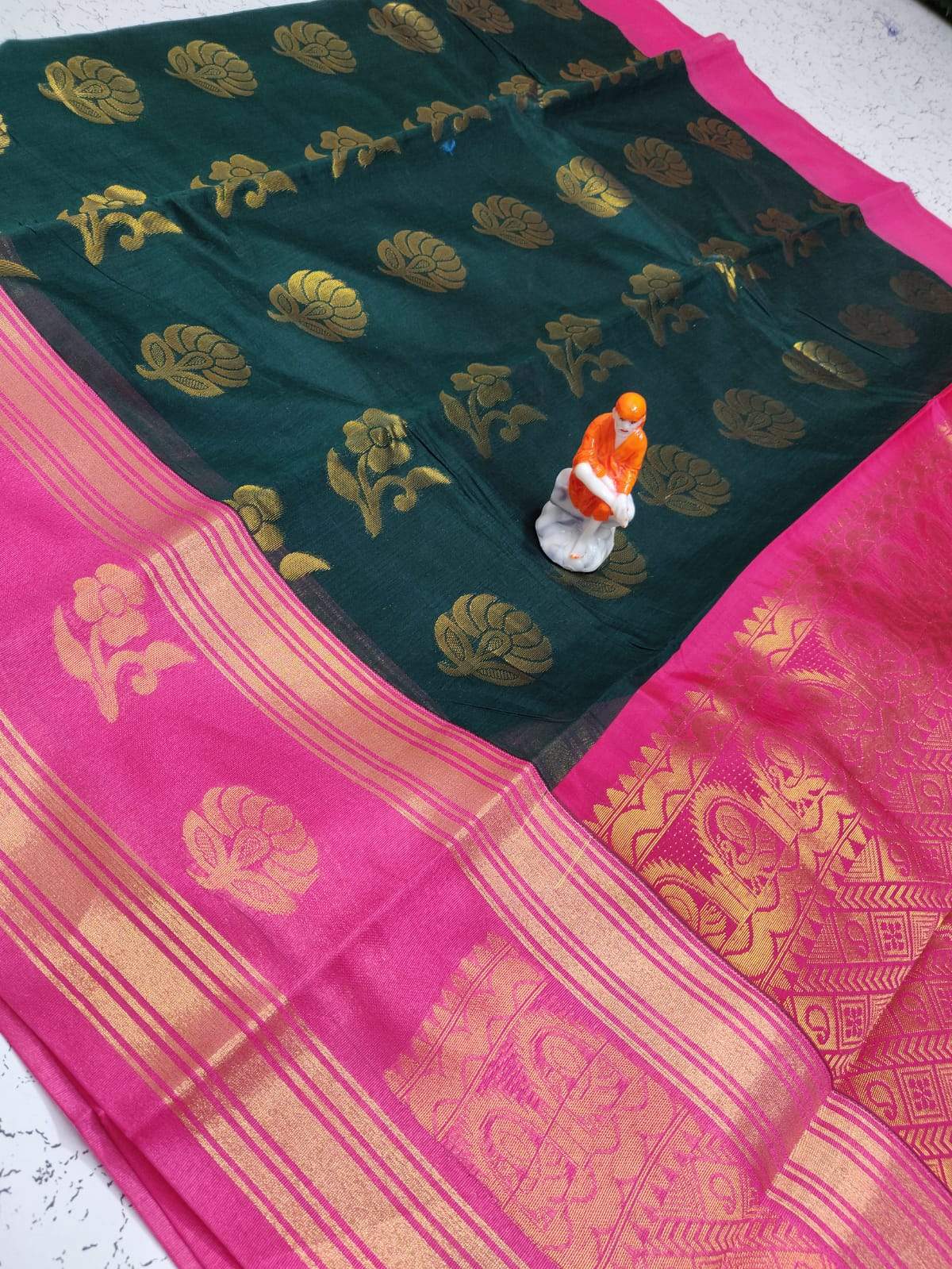 Dynamic dark Green with pink Kottanji cotton sarees with grand zari pallu and border work.