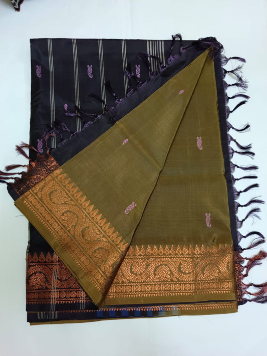 Beautiful kanchi border Banapith sarees with contrast pallu and running blouse