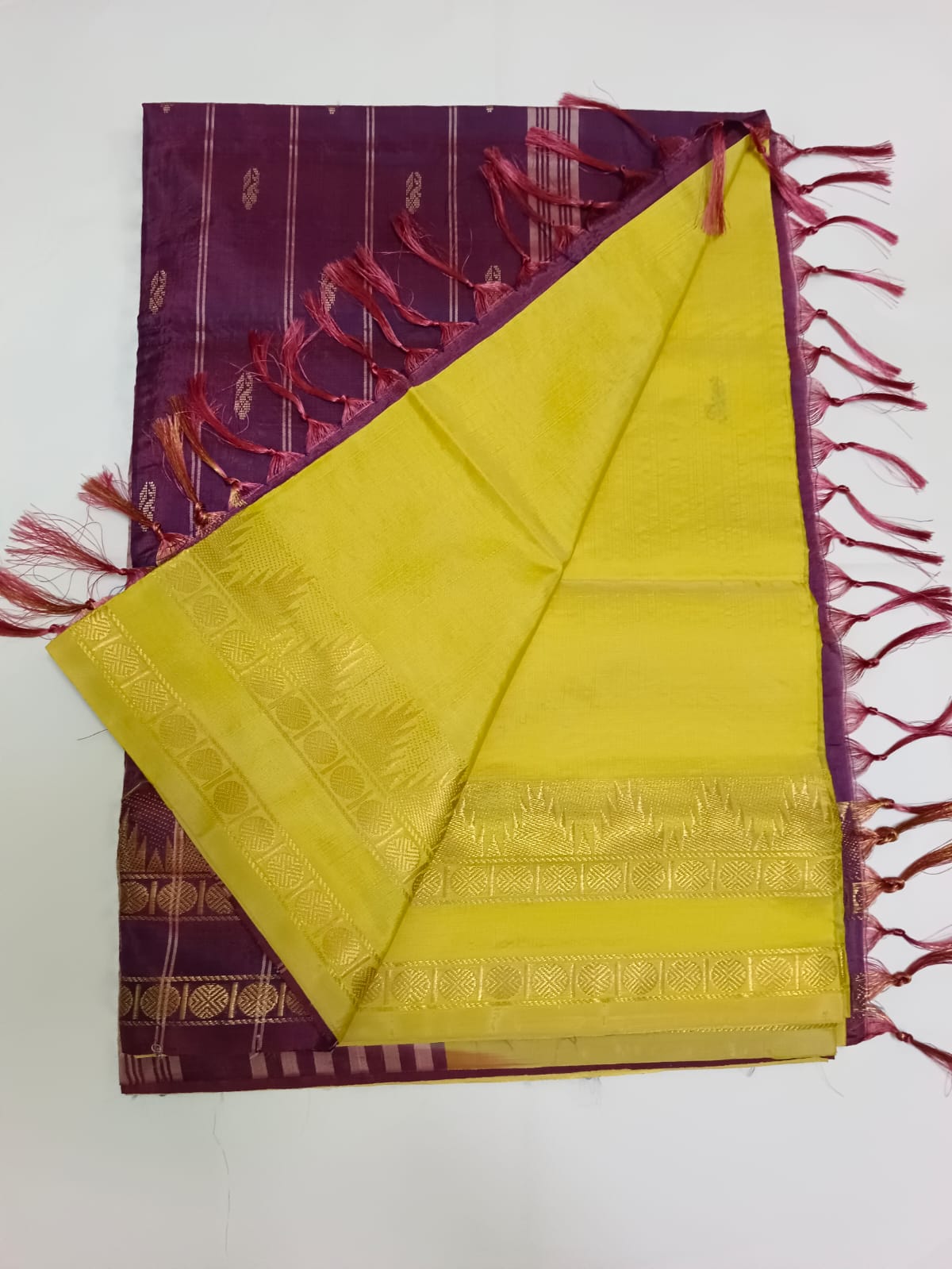 Beautiful kanchi border Banapith sarees with contrast pallu and running blouse