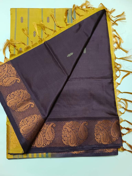 Beautiful kanchi border Banapith sarees with contrast pallu and running blouse