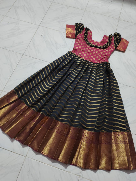6 to 8 years : Black & Pink beautiful Banarasi lichi silk gown